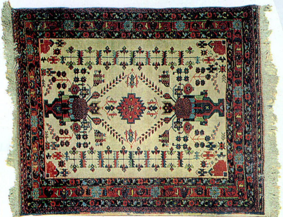 带有伊朗南部风格的小地毯